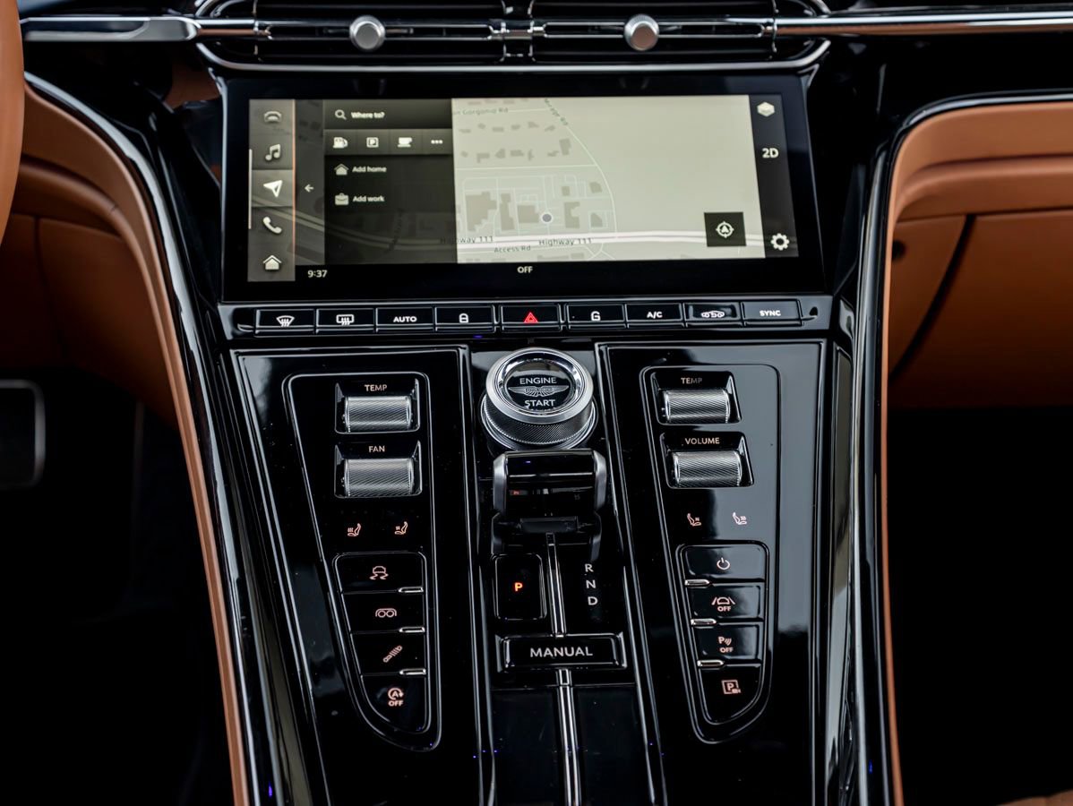 Used 2024 Aston Martin DB12 Coupe RWD image 10