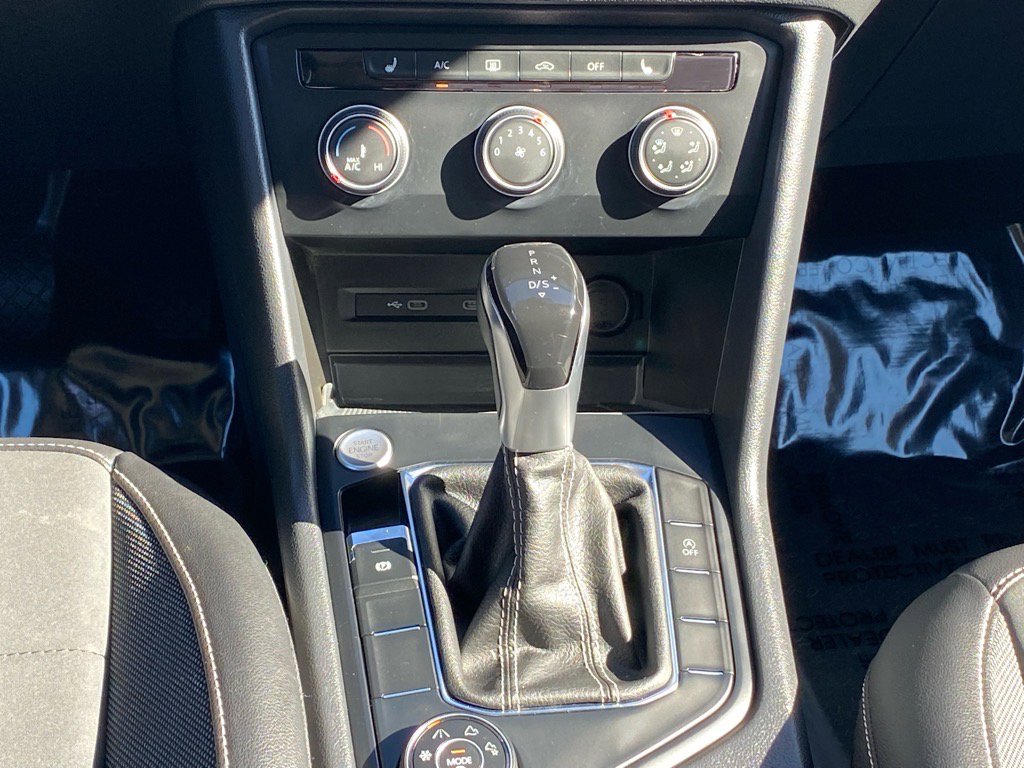 Used 2022 Volkswagen Taos SE w/ Panoramic Sunroof Package image 9