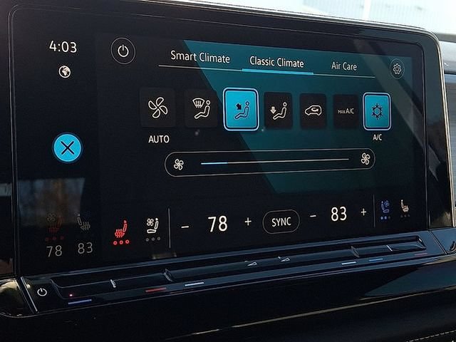 Used 2024 Volkswagen Atlas Cross Sport SE FWD image 15