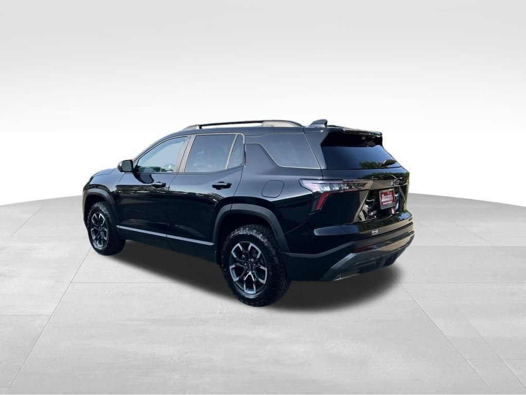 Used 2025 Chevrolet Equinox ACTIV w/ Safety and Technology Package FWD image 3