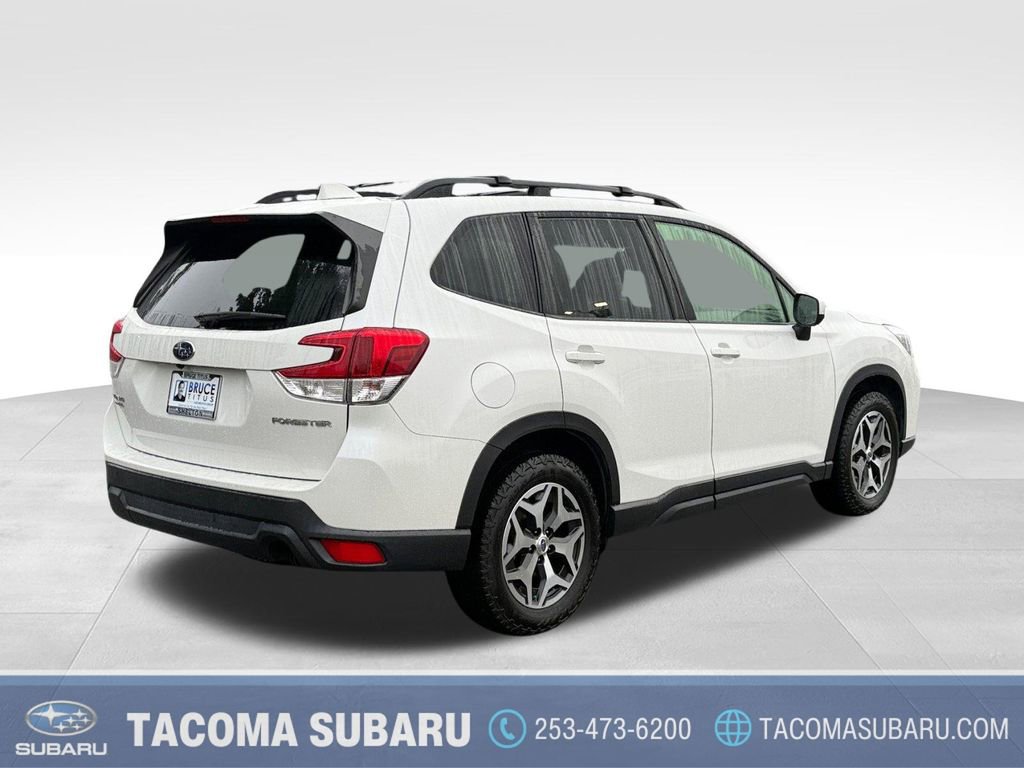 Used 2020 Subaru Forester Premium image 6
