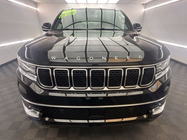 Used 2023 Jeep Wagoneer 4WD w/ Premium Group I image 2