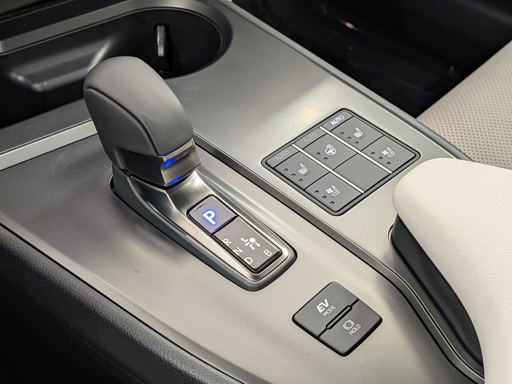 Used 2026 Lexus UX 300h AWD w/ Accessory Package (Z1) image 27