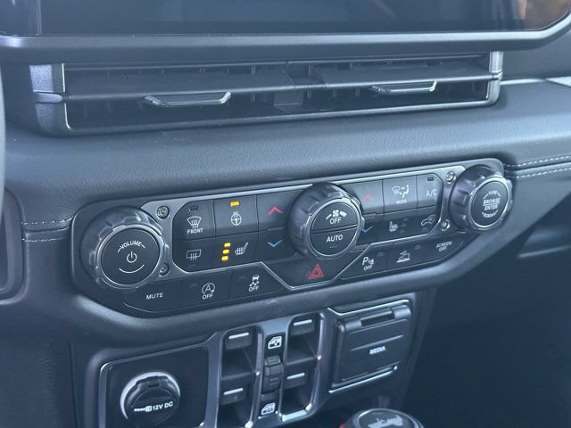 New 2026 Jeep Wrangler Unlimited Sahara AWD/4WD image 30