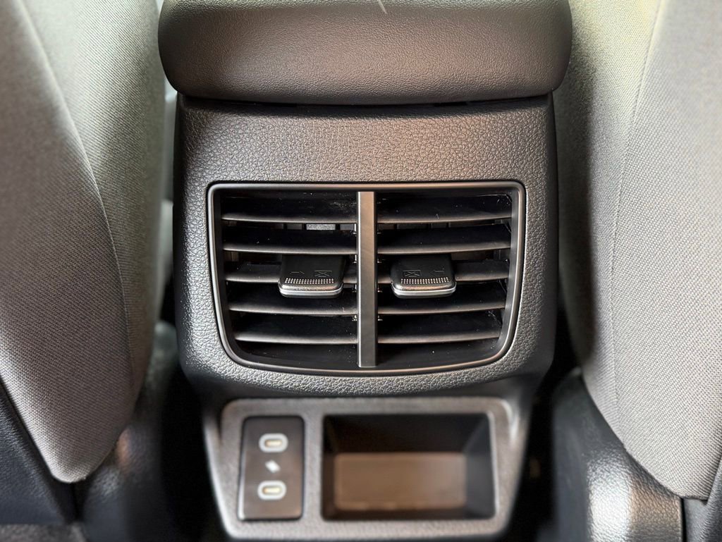 Used 2025 Kia Seltos LX image 7