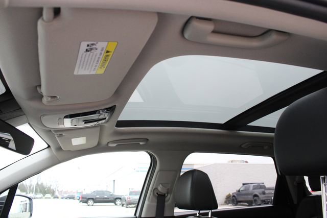 Used 2023 Kia Sorento SX image 5