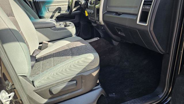 Used 2016 RAM 2500 SLT w/ Protection Group AWD/4WD image 31