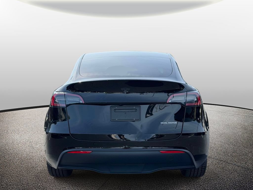 Used 2024 Tesla Model Y Long Range AWD/4WD image 4