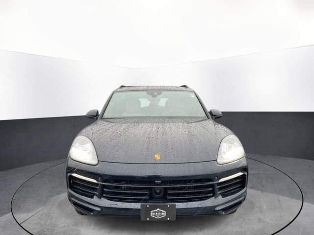 Used 2023 Porsche Cayenne Platinum Edition image 2