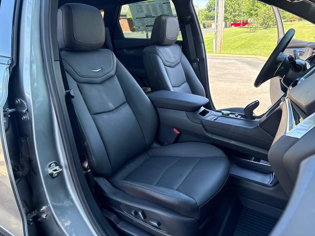 New 2026 Cadillac XT5 Sportv w/ LPO, Floor Liner Package AWD/4WD image 50