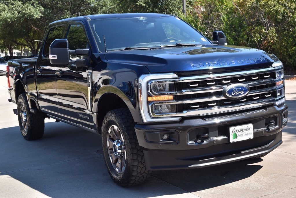 Certified 2025 Ford F250 King Ranch w/ FX4 Off-Road Package AWD/4WD image 4