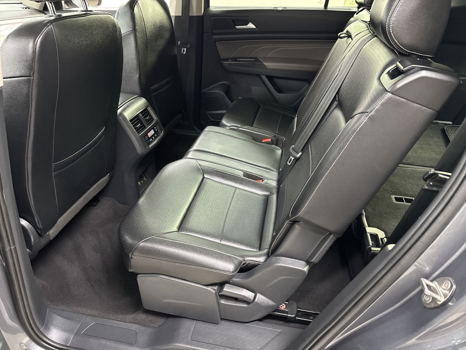 Used 2022 Volkswagen Atlas SE w/ Panoramic Sunroof Package AWD/4WD image 37