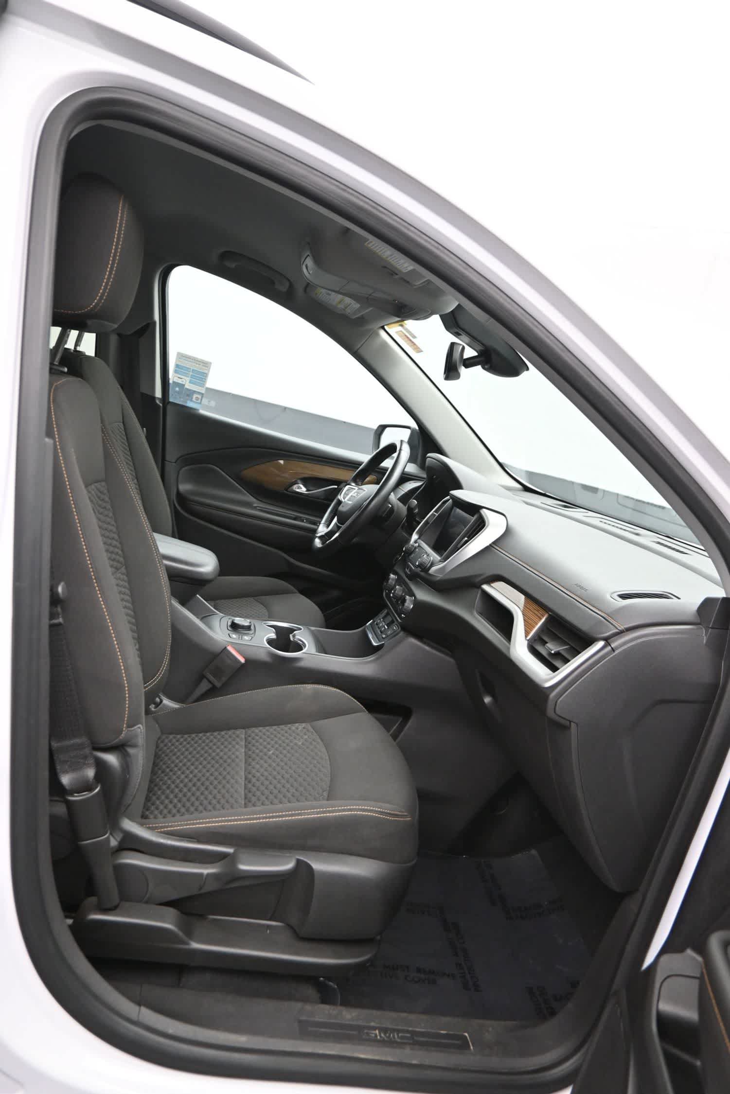 Used 2021 GMC Terrain SLE w/ Driver Convenience Package FWD image 11
