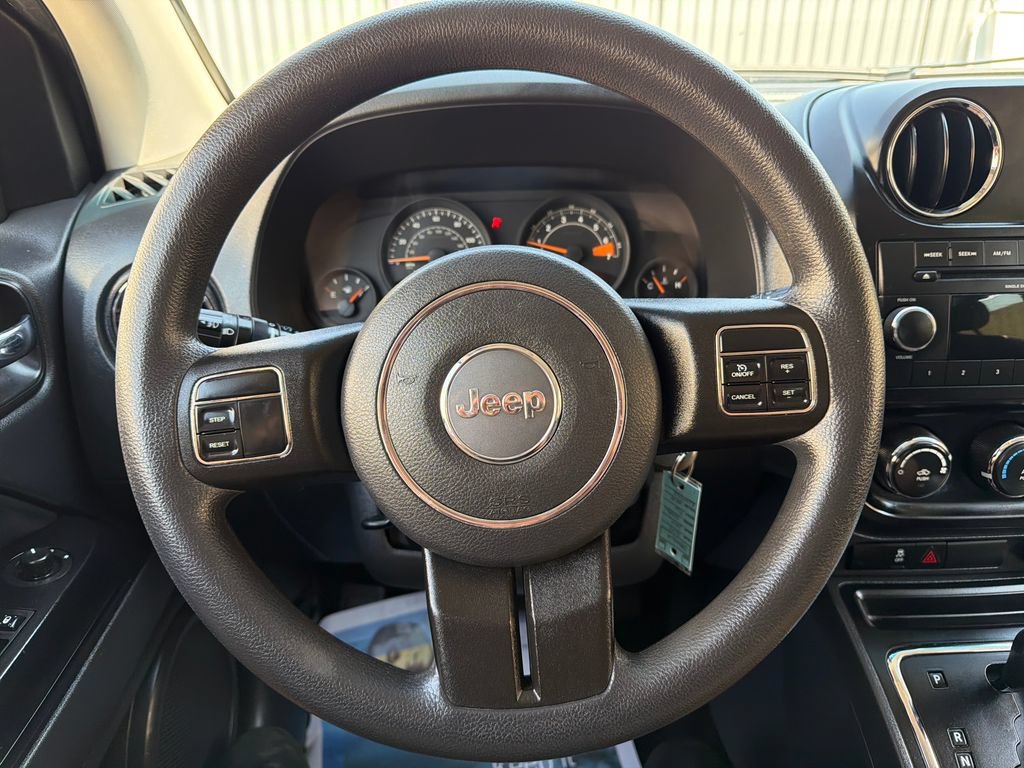 Used 2014 Jeep Compass Sport FWD image 11
