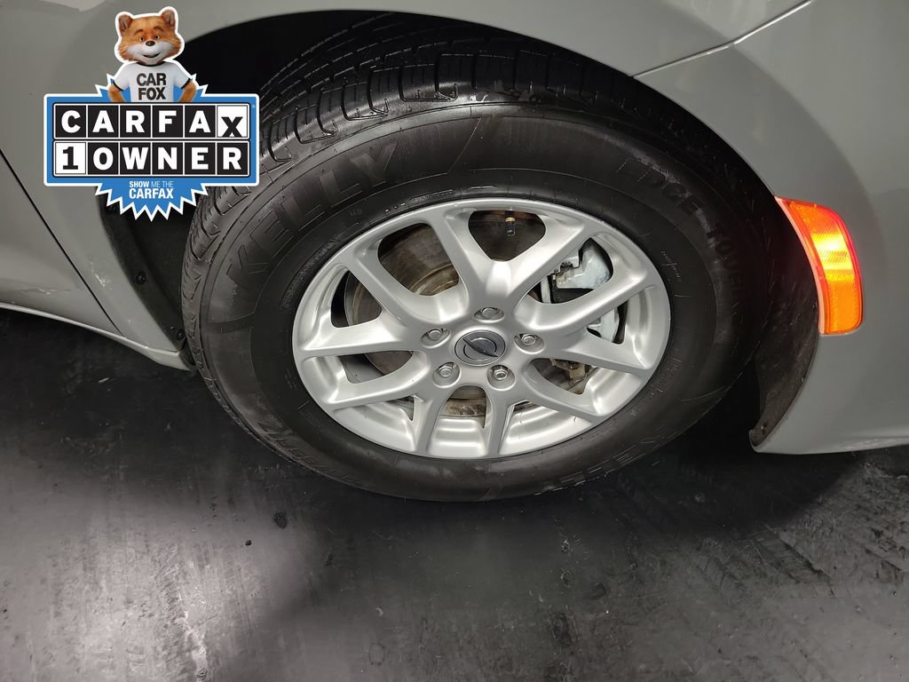 Used 2023 Chrysler Pacifica Touring-L FWD image 10