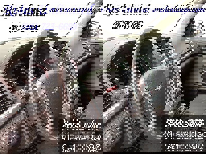 Used 2013 GMC Acadia SLE image 17