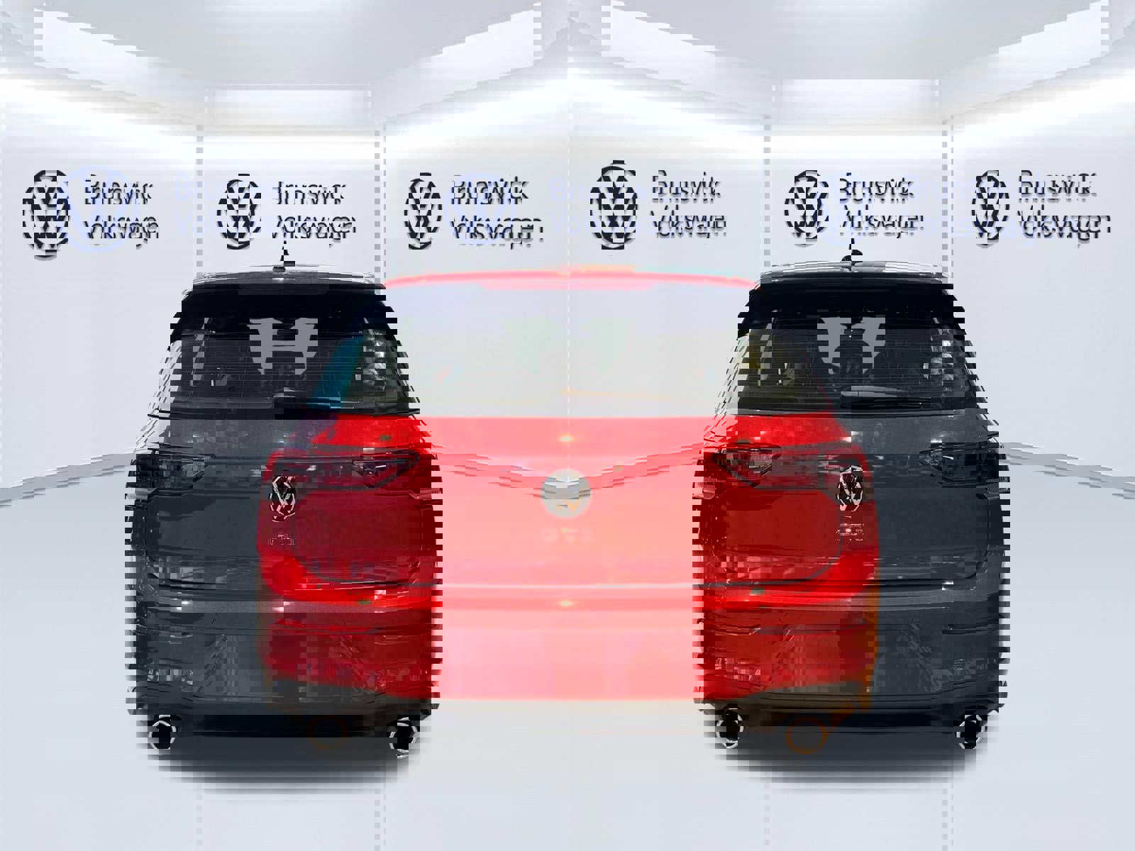 New 2025 Volkswagen GTI SE image 3