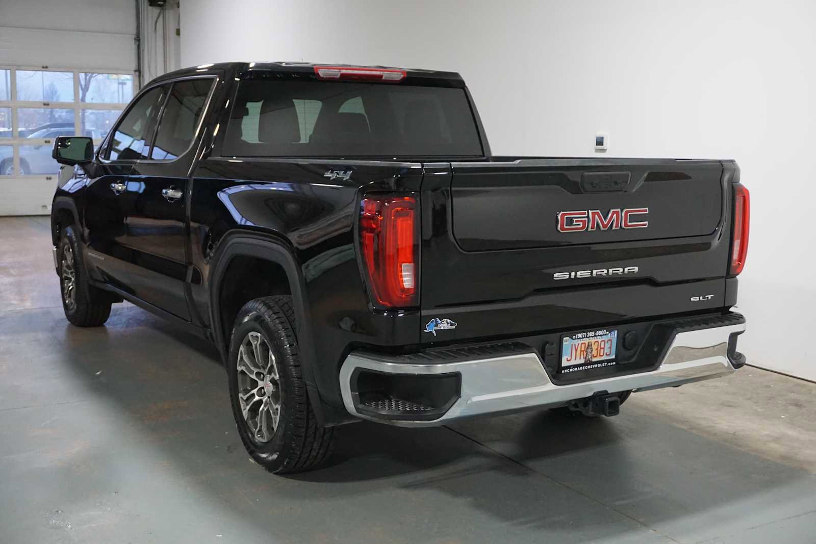 Certified 2025 GMC Sierra 1500 SLT image 7