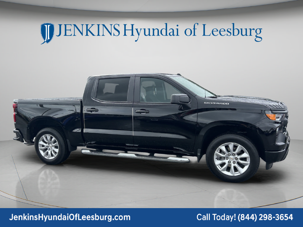 Used 2026 Chevrolet Silverado 1500 Custom RWD image 2