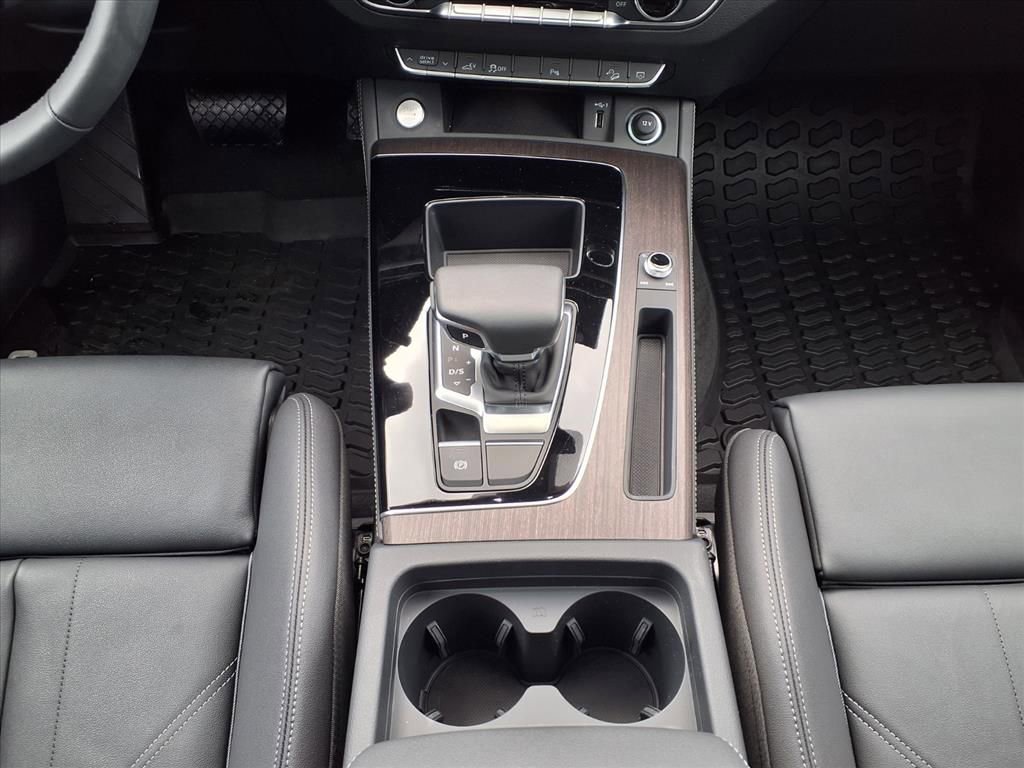 Used 2025 Audi Q5 e Premium Plus w/ Premium Plus Package image 17