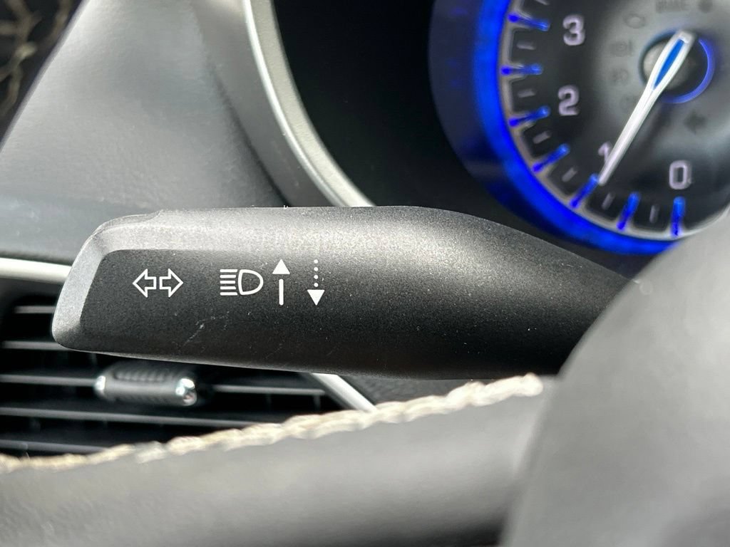 Used 2023 Chrysler Pacifica Touring-L FWD image 27