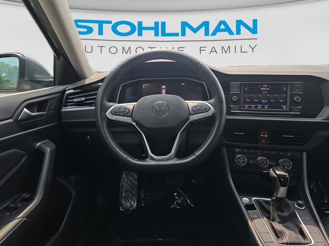 Used 2024 Volkswagen Jetta SE FWD image 21
