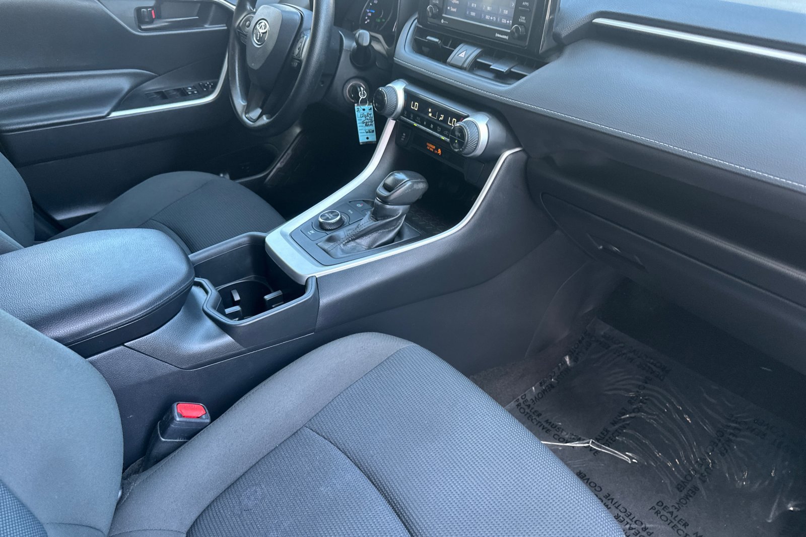 Used 2022 Toyota RAV4 LE image 19