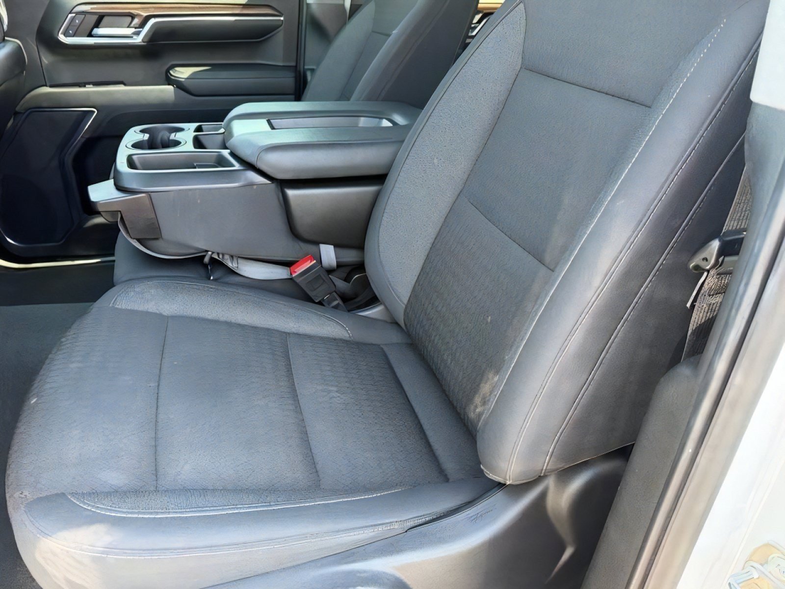 Used 2024 Chevrolet Silverado 1500 LT AWD/4WD image 20