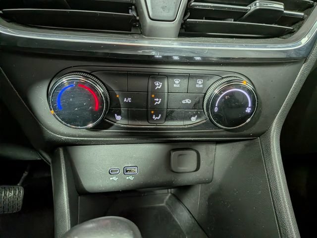 Used 2024 Buick Encore GX Preferred w/ Comfort Package FWD image 20