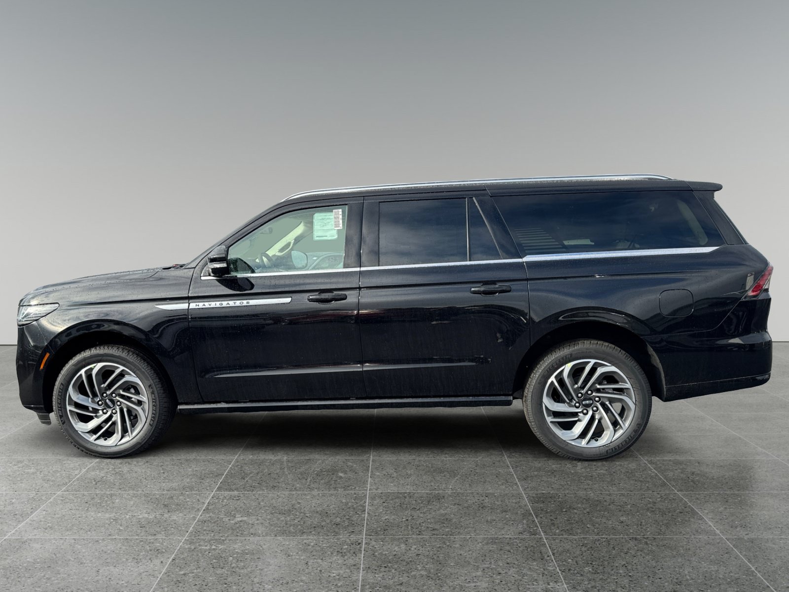 New 2027 Lincoln Navigator L Reserve AWD/4WD image 3