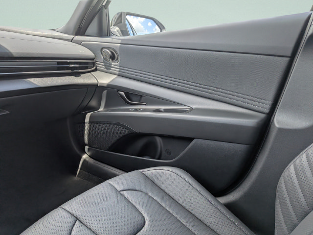 New 2026 Hyundai Elantra SEL Sport FWD image 15