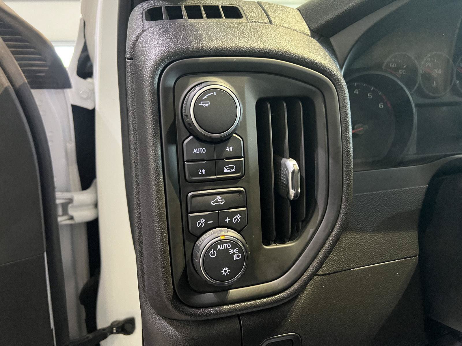 Used 2020 Chevrolet Silverado 1500 W/T w/ WT Value Package AWD/4WD image 13
