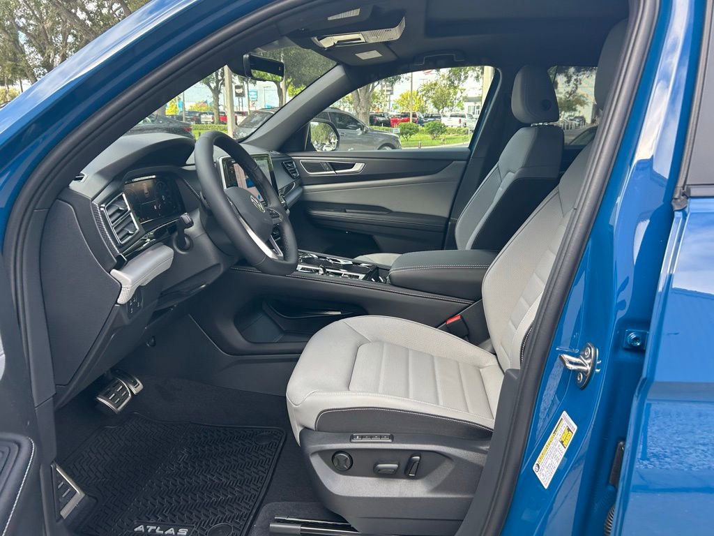 New 2026 Volkswagen Atlas Cross Sport SEL R-Line image 9