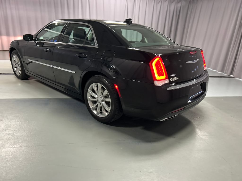 Used 2017 Chrysler 300 Limited AWD/4WD image 5
