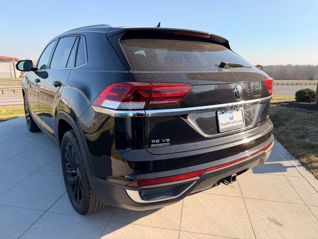 Used 2022 Volkswagen Atlas Cross Sport SE image 3