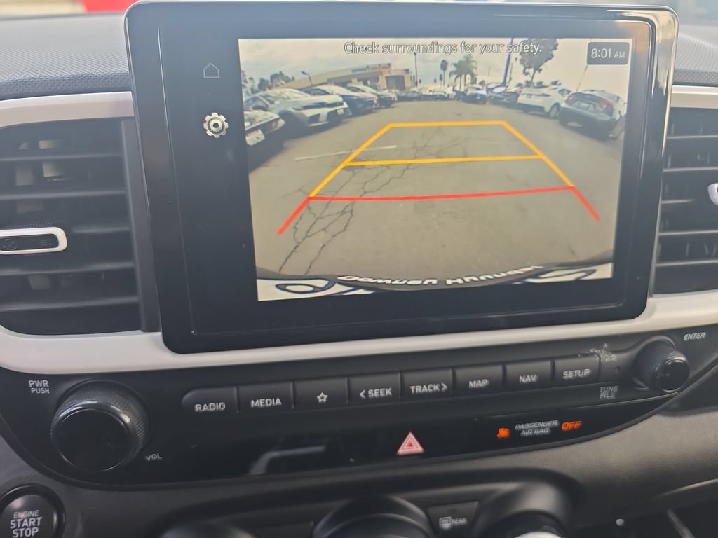 Used 2024 Hyundai Venue Limited FWD image 19
