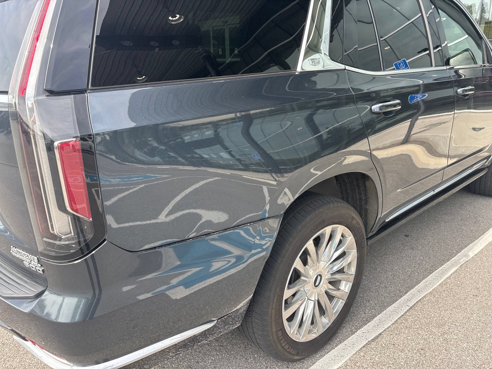 Used 2021 Cadillac Escalade Premium Luxury w/ Driver Assist Tech Package AWD/4WD image 3