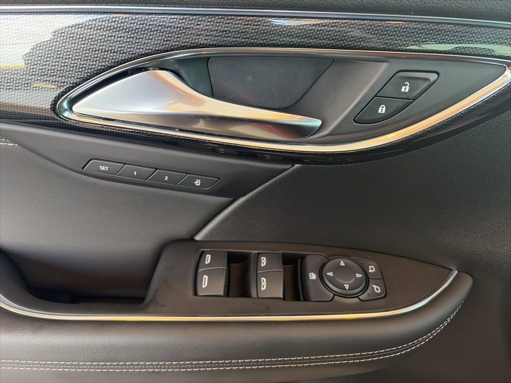 Used 2023 Buick Envision Essence w/ Technology Package I image 9