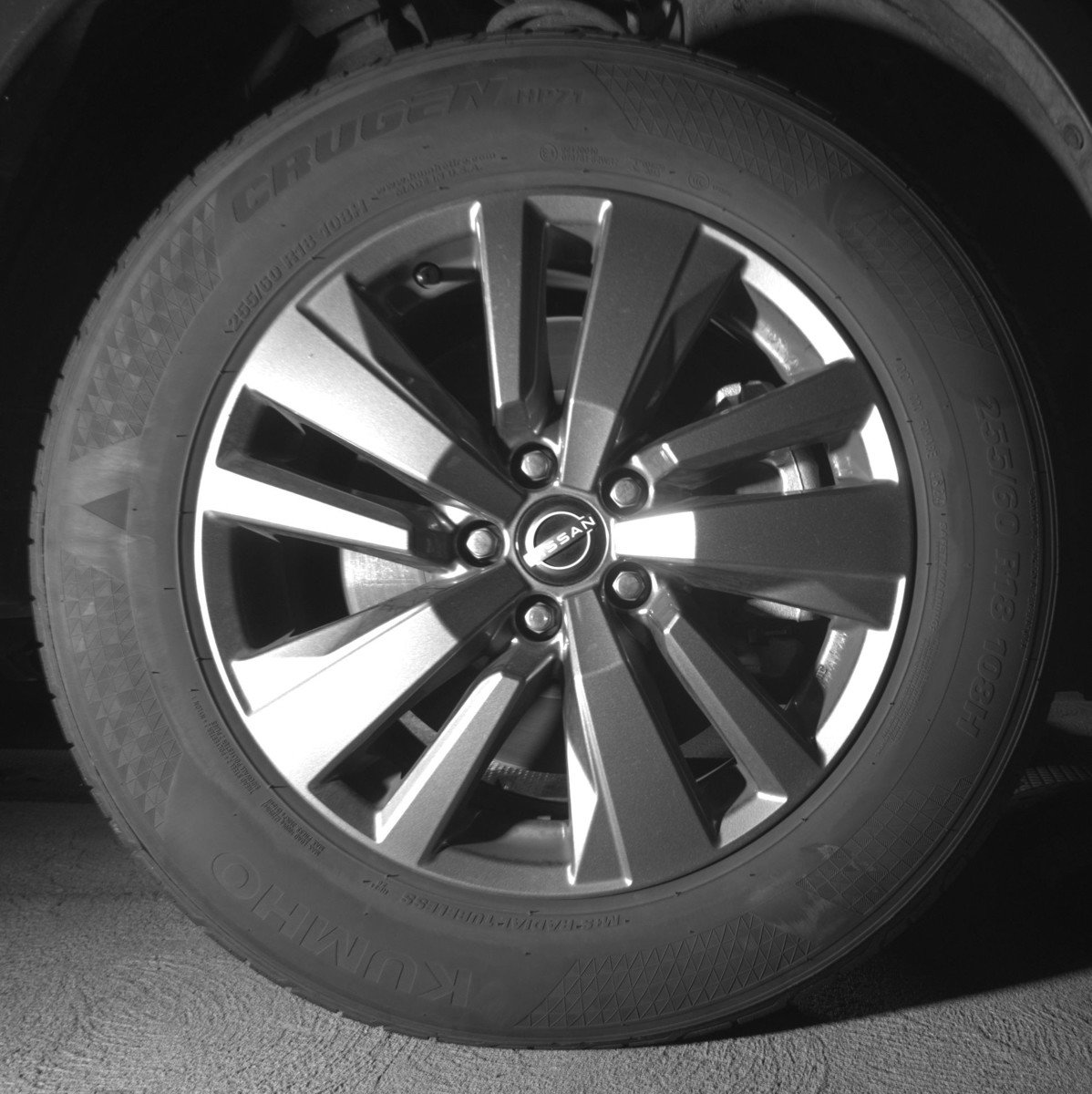 Used 2025 Nissan Pathfinder SV image 13