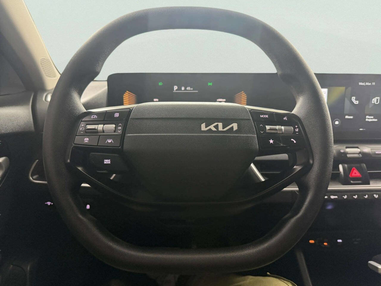 Used 2025 Kia K4 image 31