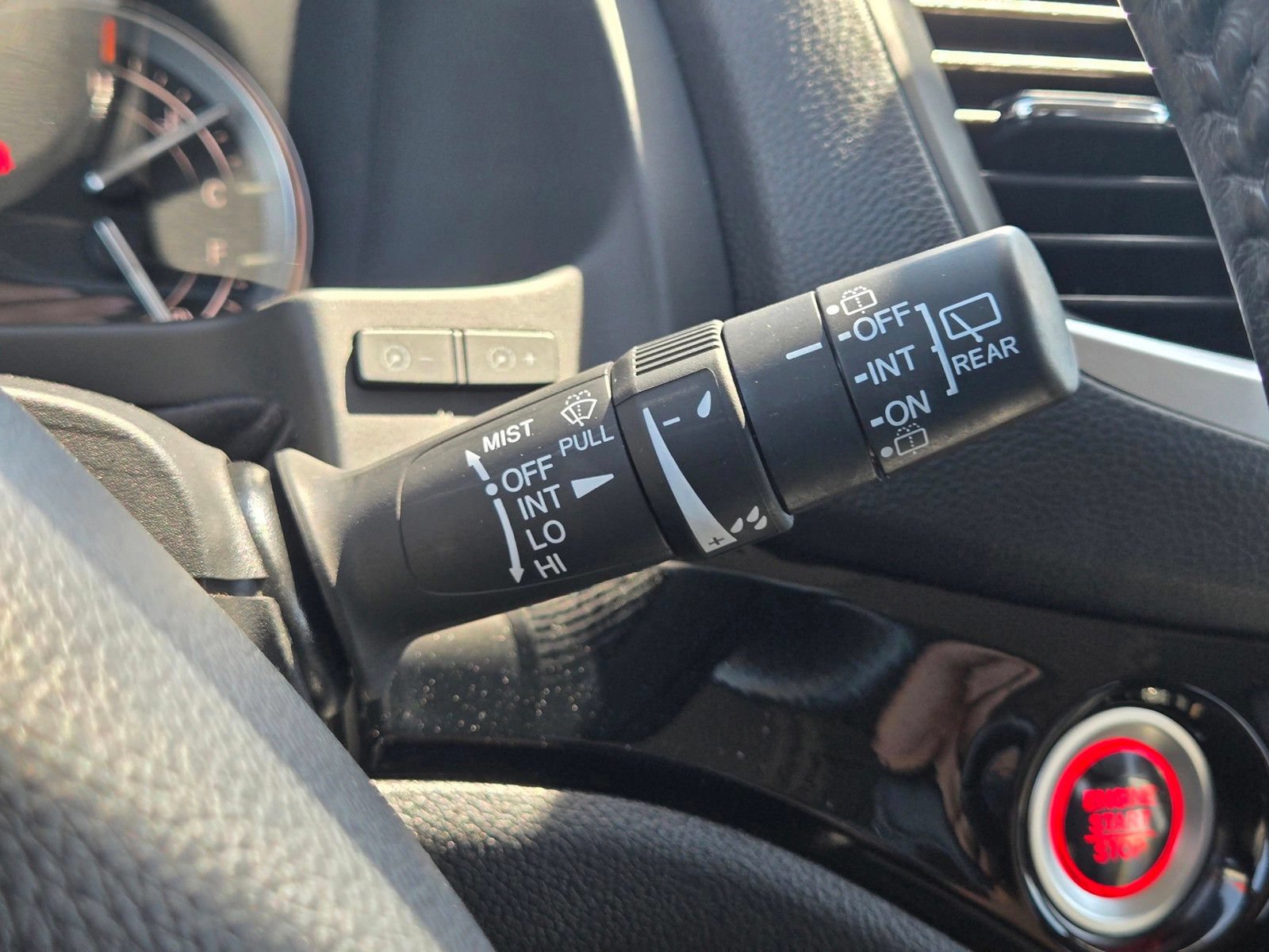 Used 2018 Honda Pilot Touring image 25
