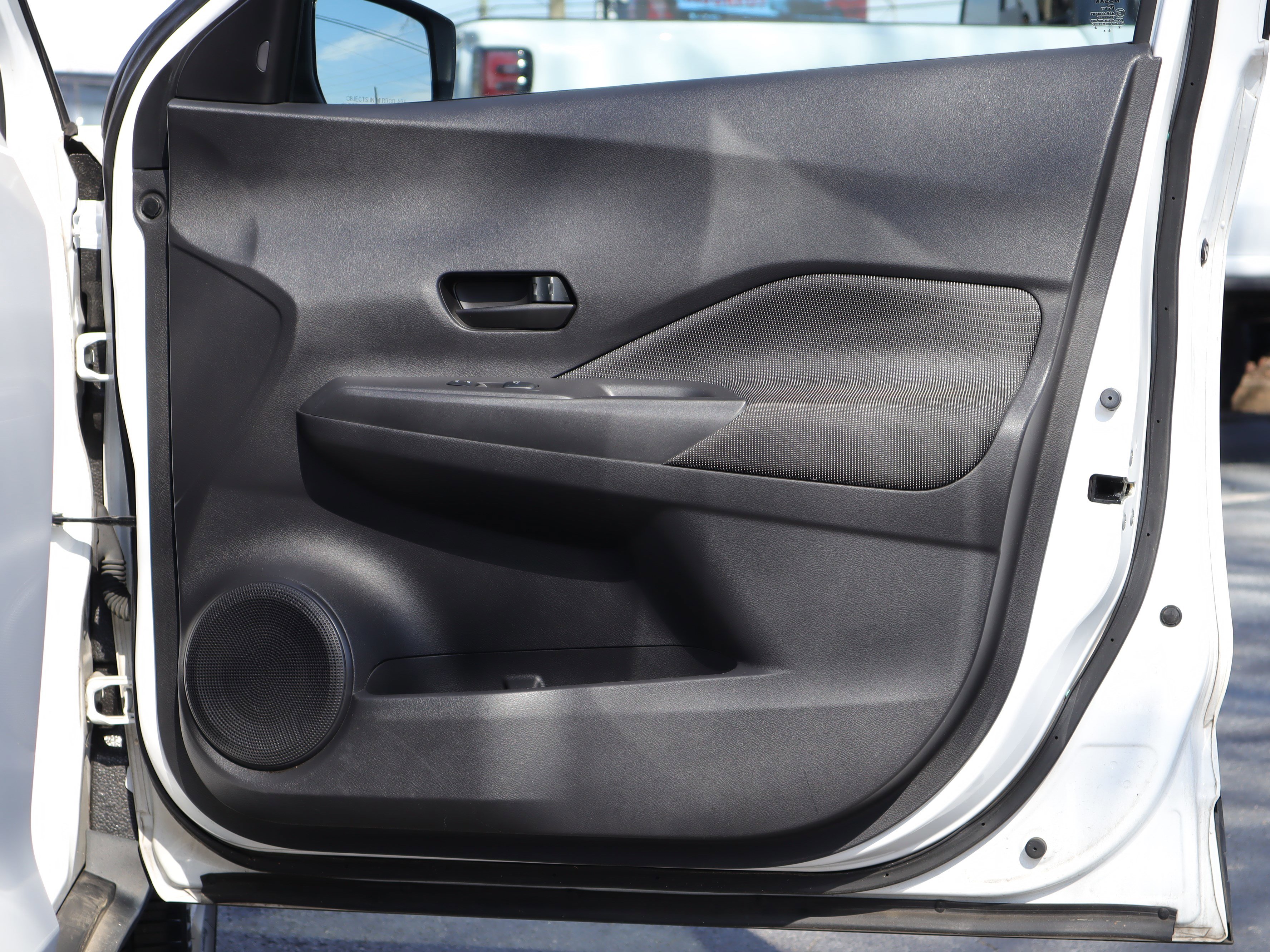 Used 2020 Nissan Kicks S image 29