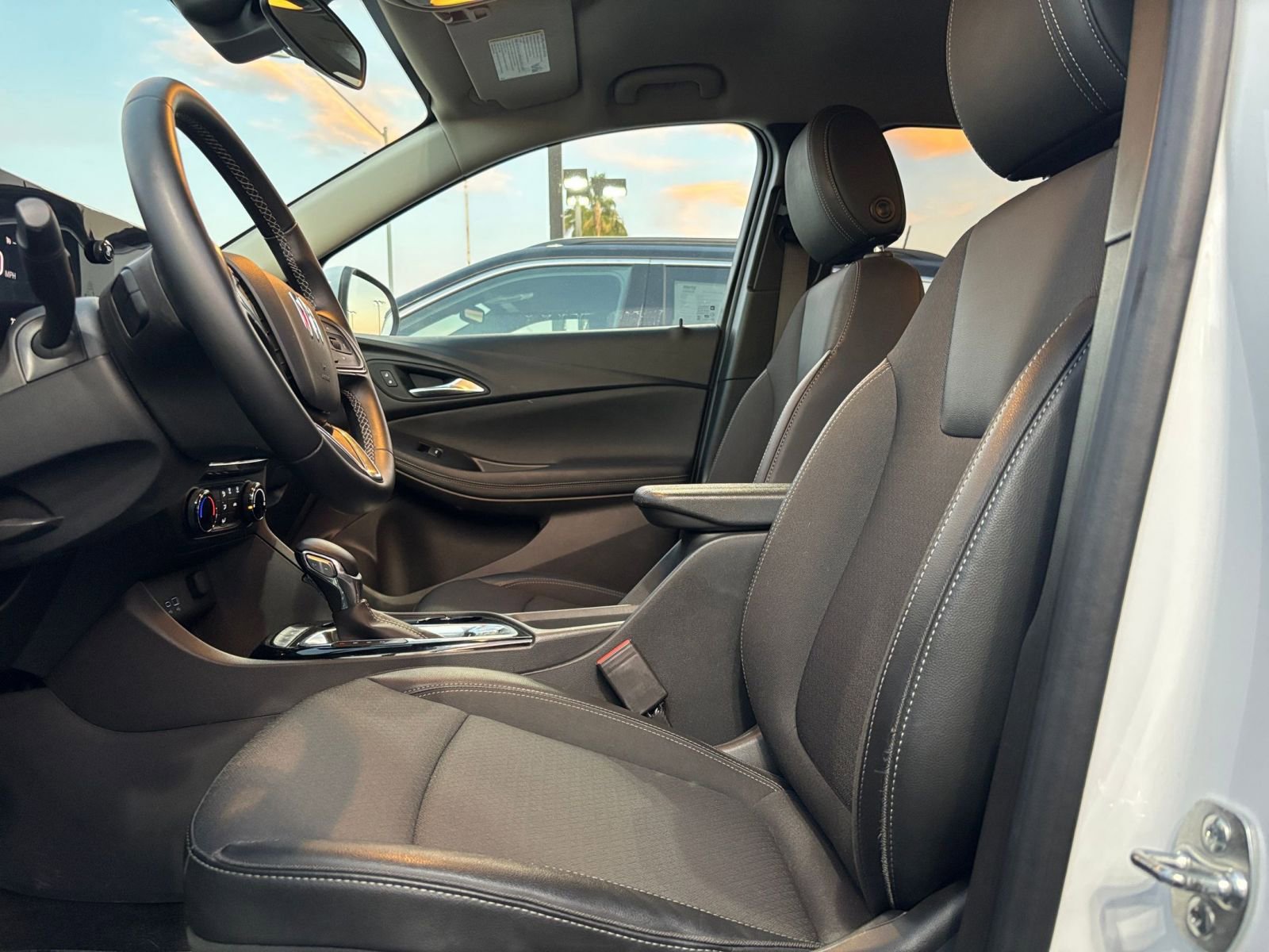 Used 2025 Buick Encore GX Preferred image 25