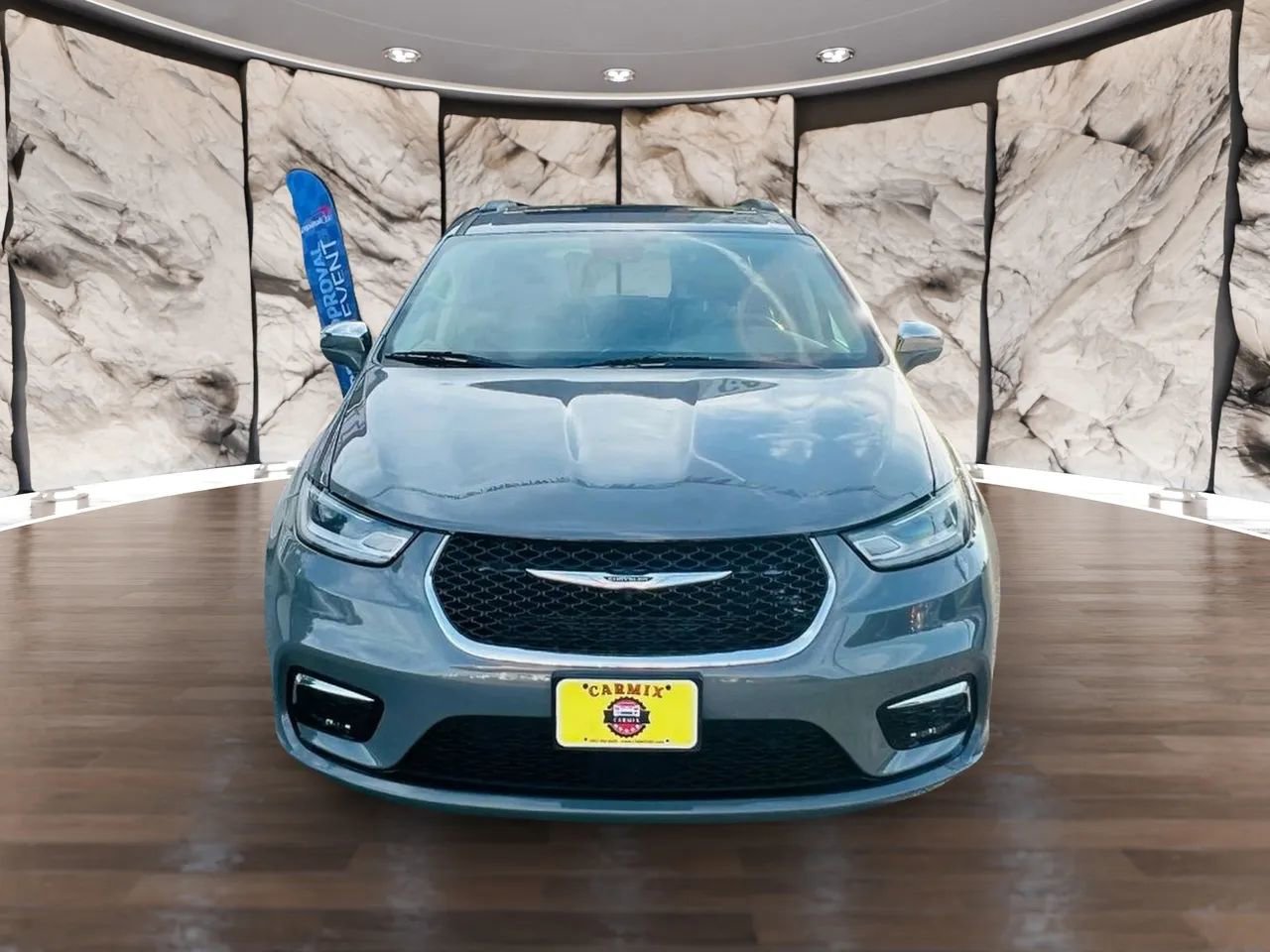 Used 2022 Chrysler Pacifica Limited image 2