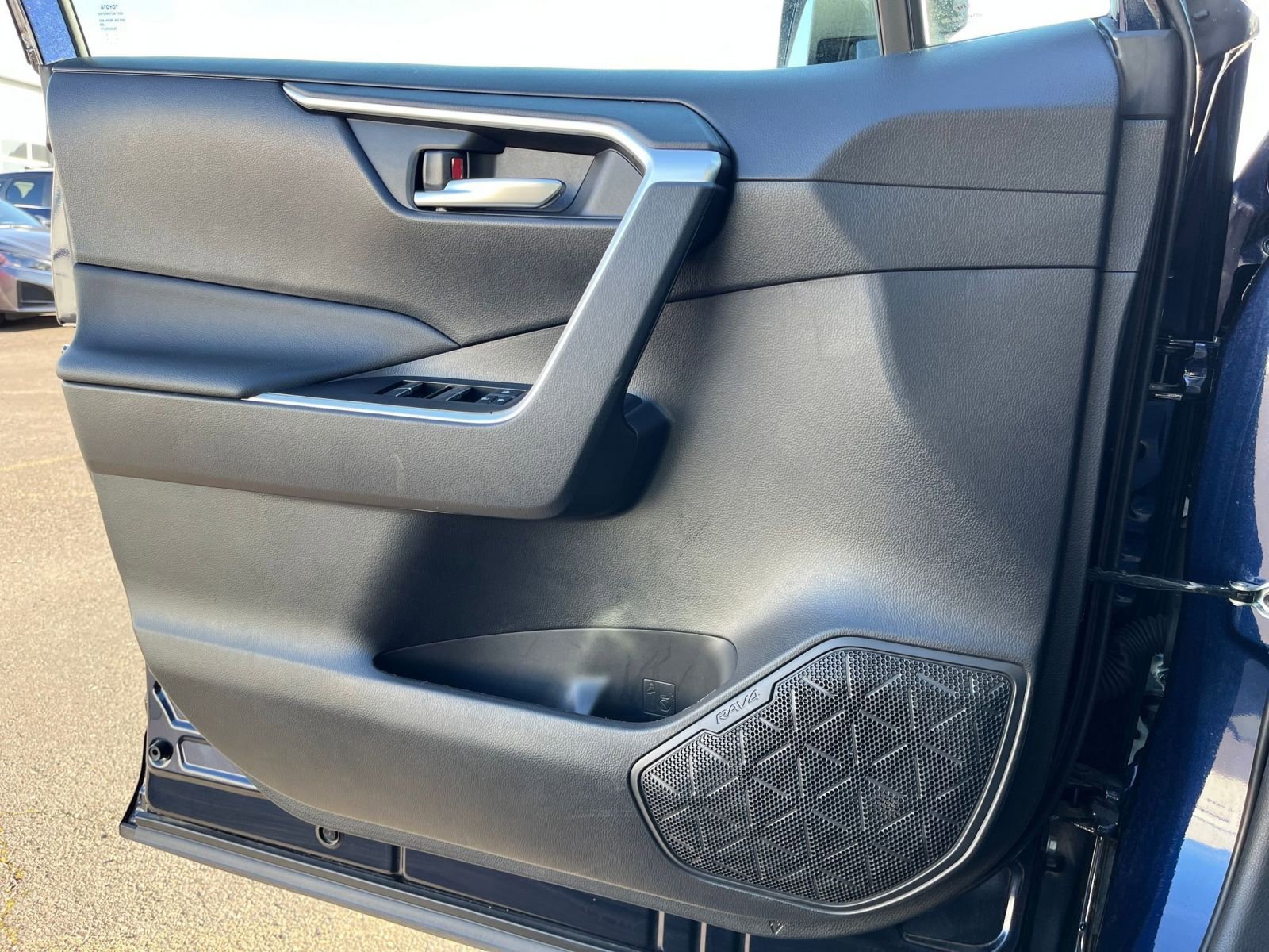 Used 2025 Toyota RAV4 XLE w/ Convenience Package image 20