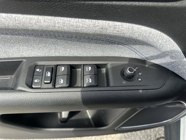 Used 2023 Jeep Compass Latitude w/ Convenience Group AWD/4WD image 15