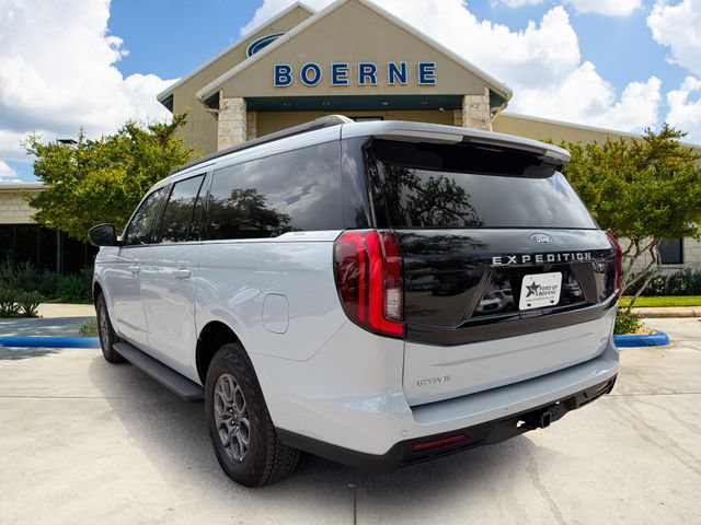 Used 2025 Ford Expedition Max Active RWD image 3
