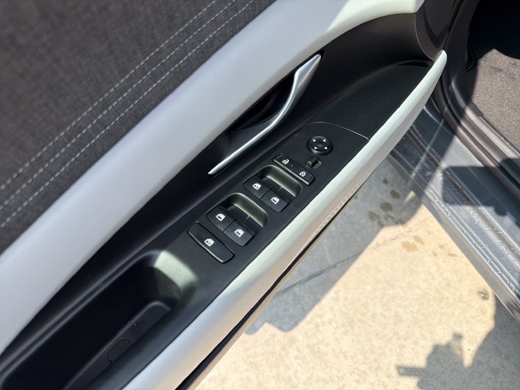 New 2026 Hyundai Elantra SEL Sport FWD image 16