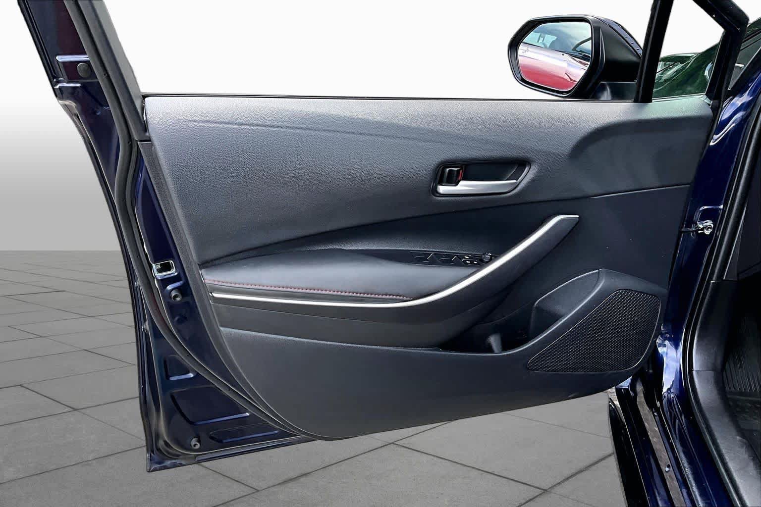 Certified 2025 Toyota Corolla SE w/ SE Premium Package FWD image 21