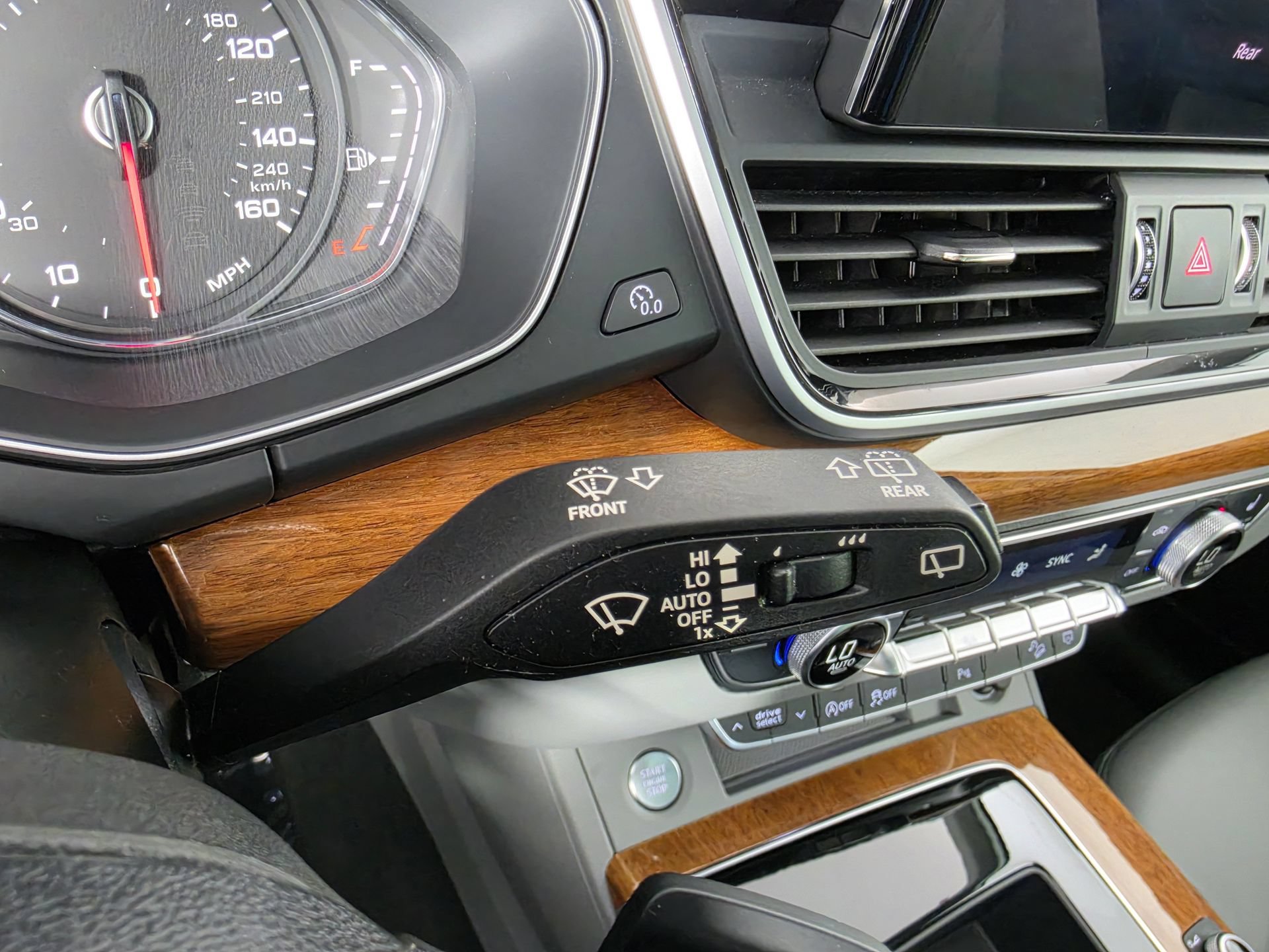 Used 2024 Audi Q5 Premium w/ Convenience Package AWD/4WD image 25